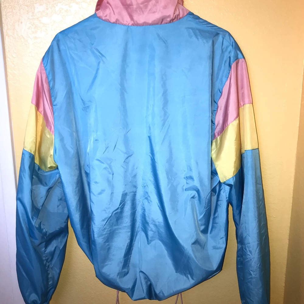 Windbreaker - Picture 4 of 4